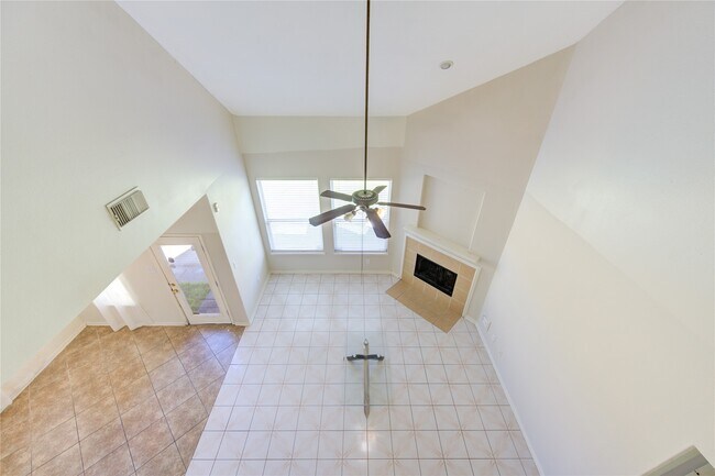 Building Photo - 2921 Indigo Dr