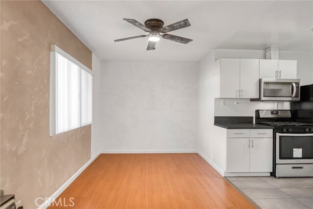 Building Photo - 6643 De Longpre Ave