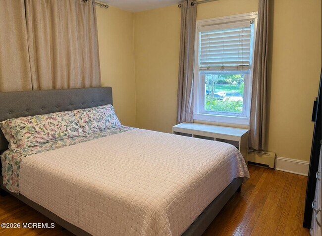 Building Photo - 17 Walnut Pl