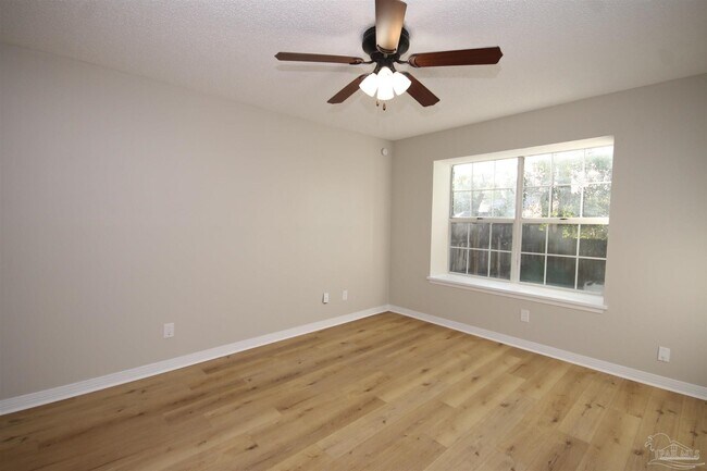 Building Photo - 2028 Cambridge Cir