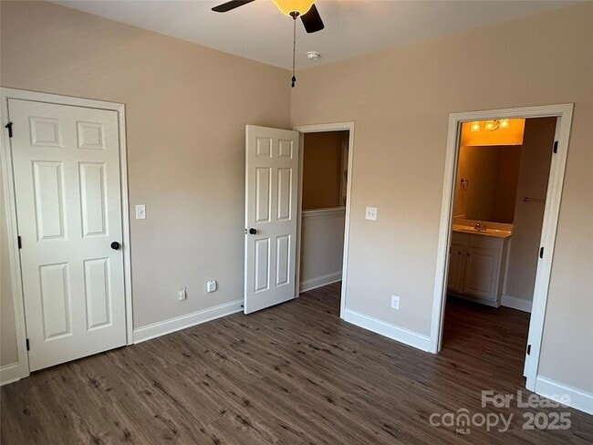 Building Photo - 371 Beacon St NW