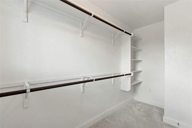 Building Photo - 9800 Betulla Dr