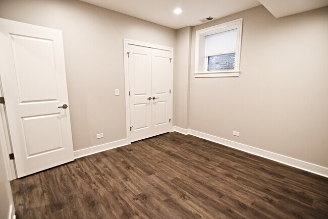 Building Photo - 3212 N Halsted St