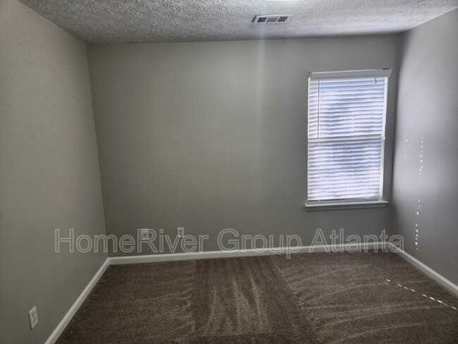 Building Photo - 130 Lake Birch Dr