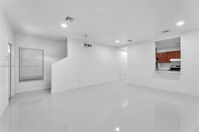 Building Photo - 1541 NW 1st Ct