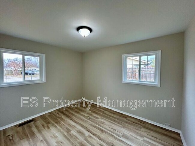 Building Photo - 4948 Patricia St