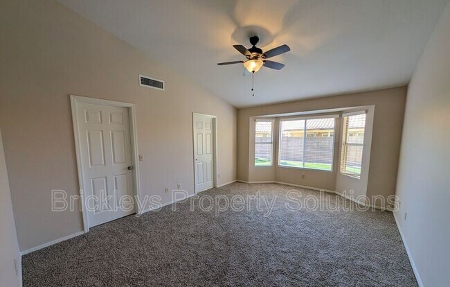Building Photo - 618 W Tumbleweed Rd