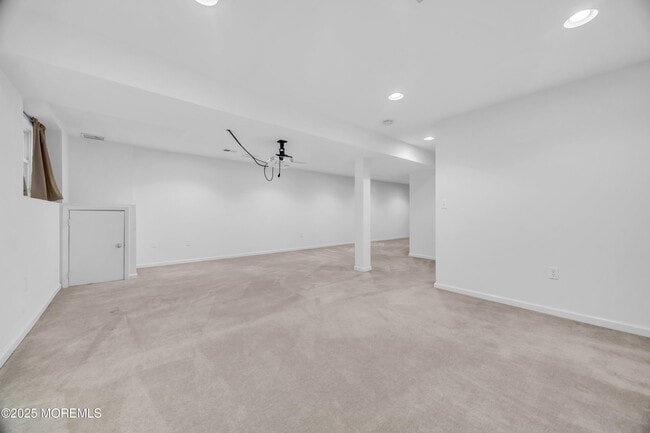 Building Photo - 82 Demarest Dr