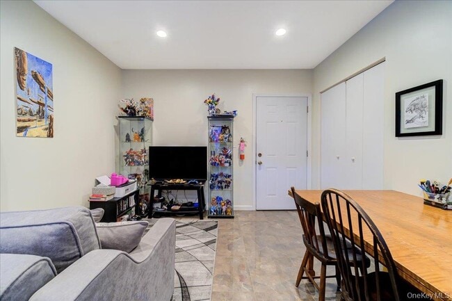 Building Photo - 90 Sullivan St