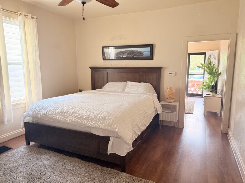 Building Photo - 1924 Macklind Ave