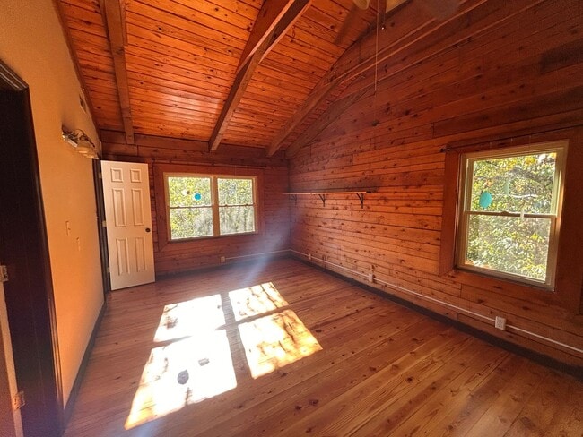 Building Photo - SECLUDED CABIN SANCTUARY!