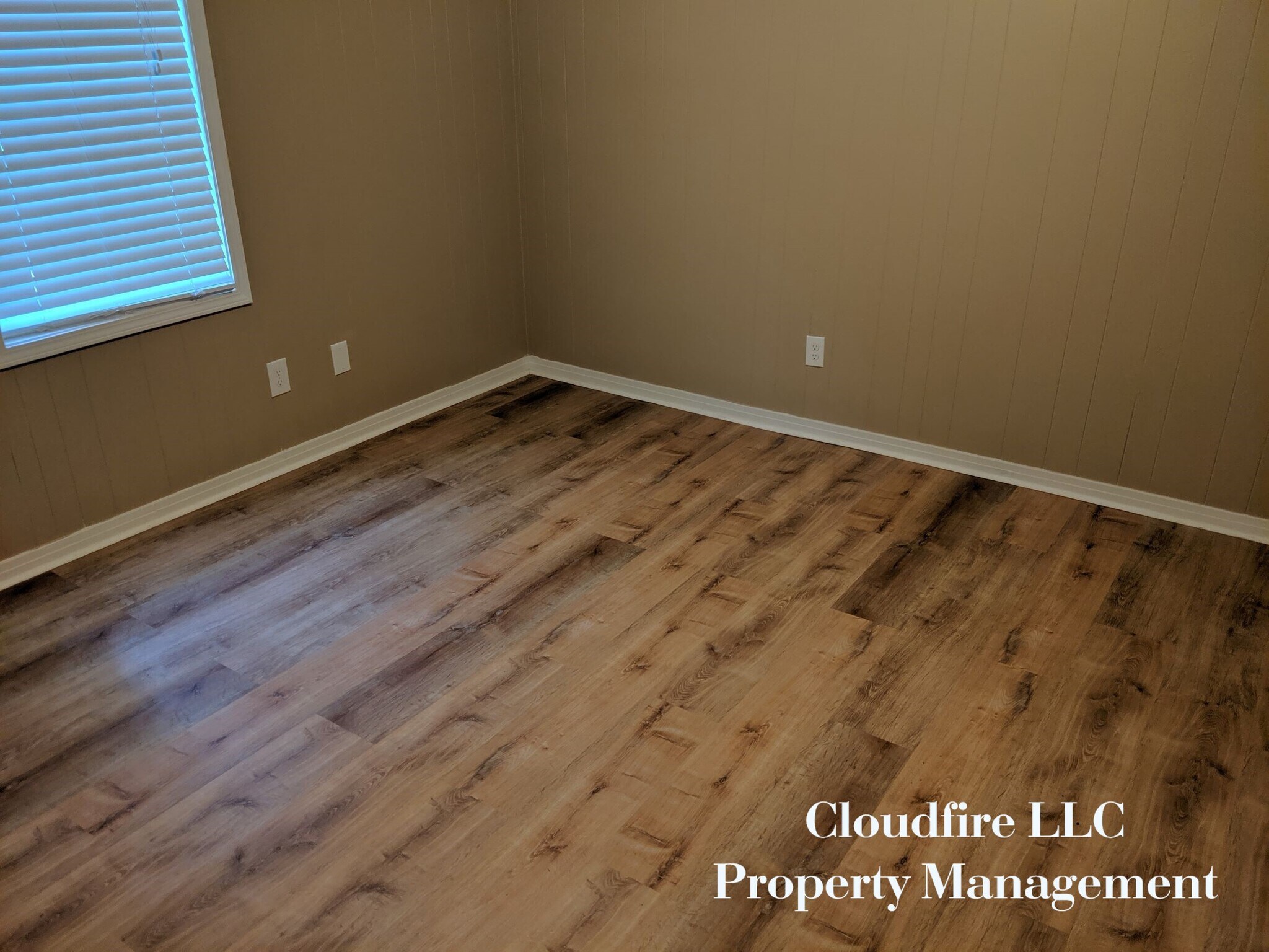 Building Photo - 224 James Cir