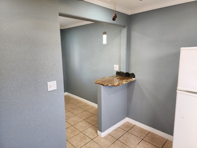 Building Photo - 717 S Pine St