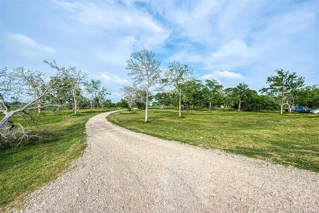 Building Photo - 1295 Brazos River Rd