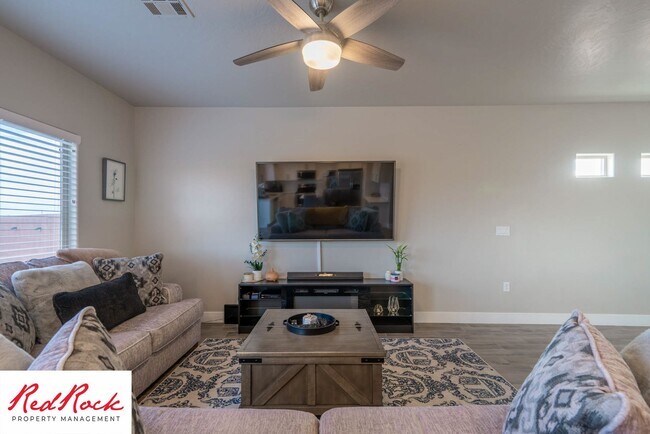 Building Photo - 711 S Malorie Wy