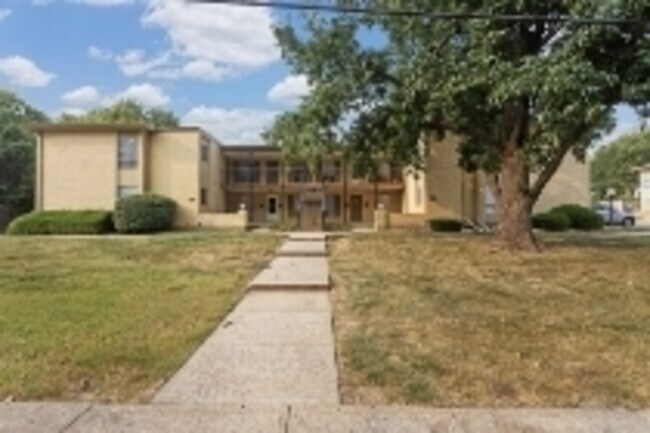 Building Photo - 434 W 89th St