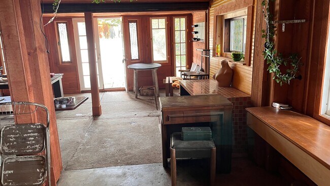 Building Photo - 1472 Silverwood Dr