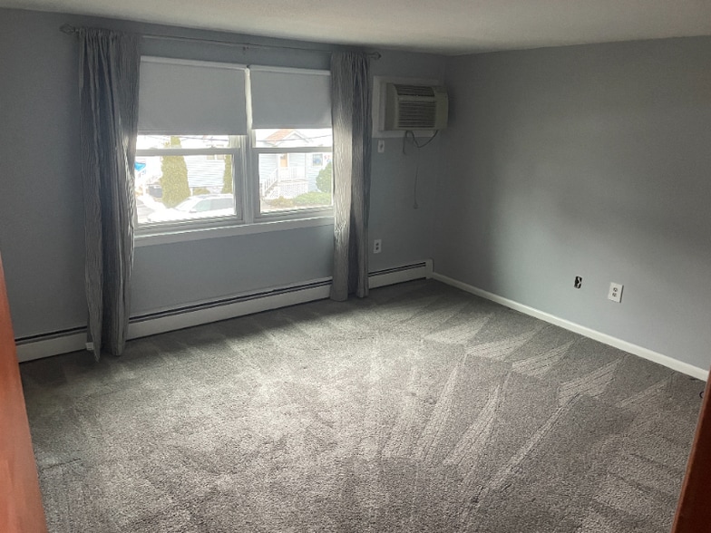 Building Photo - 2 Hobson St