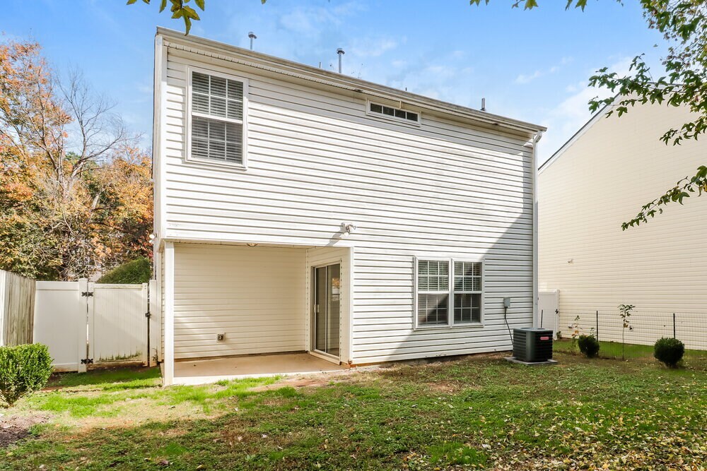 Building Photo - 235 Osmanthus Way