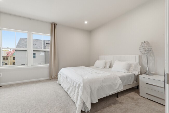 Building Photo - 3503 St Robin Ln