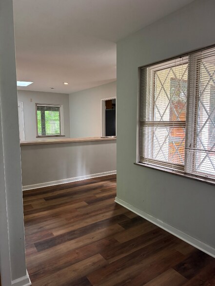 Building Photo - 2394 Fishinger Rd