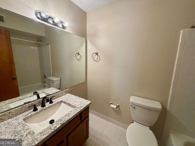 Building Photo - 666 Stratford Green Way