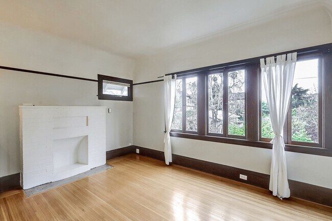 Building Photo - Perfect Blend of Piedmont Ave Energy & Tree-Lined Tranquility