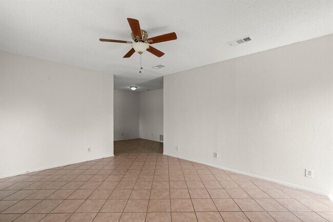 Building Photo - 1404 Valleyridge Cir
