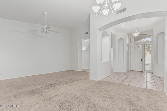Building Photo - 408 N Falcon Ct