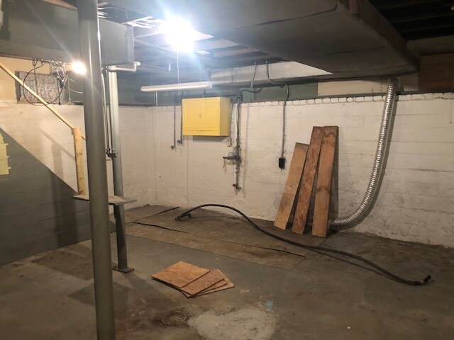 Building Photo - 1160 E Indiana Ave