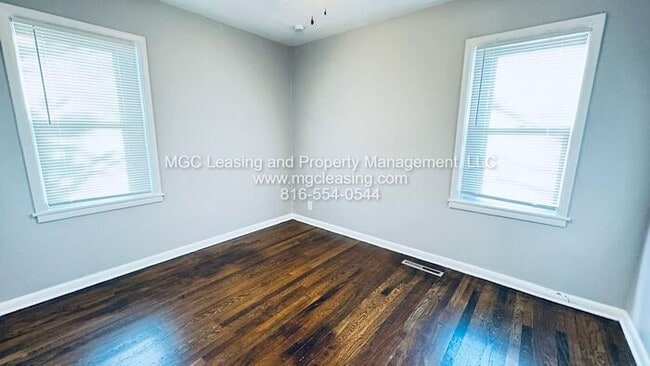 Building Photo - Single-Family Home with Large Yard in Lee's Summit, MO. **Move-In Special Bonus**