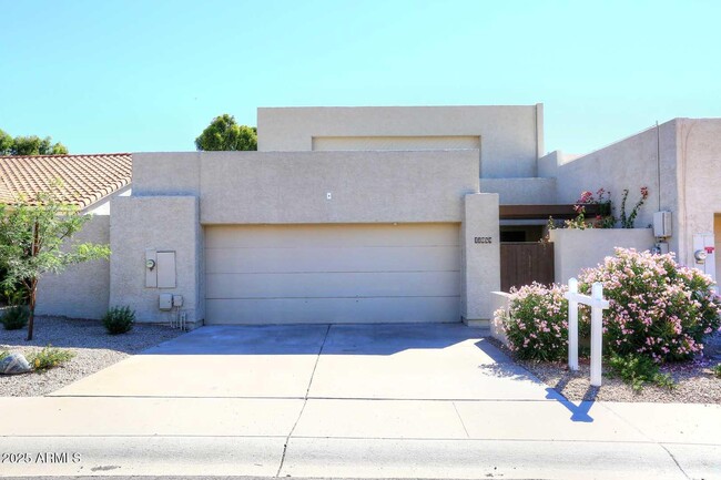 Primary Photo - 11059 E Yucca St