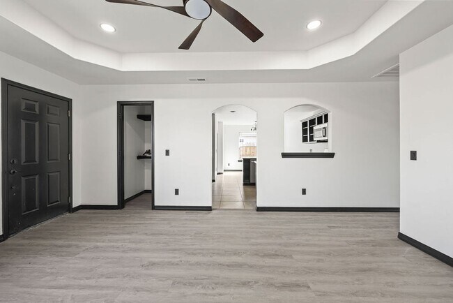 Building Photo - Charming 3-Bed Home in Rogers – Spacious Yard, Modern Comfort, Great Location