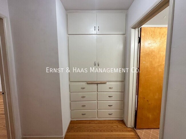 Building Photo - 700 E Carson St