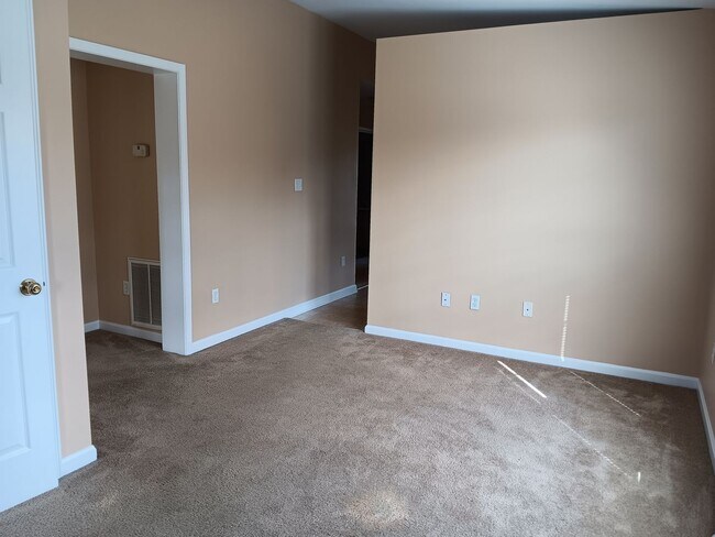 Building Photo - Christiansburg, 3 BR / 2 BA, August 14th