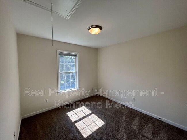 Building Photo - 402 Wilmer Ave