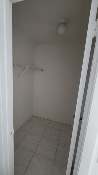 Building Photo - 117 Chicago Woods Cir