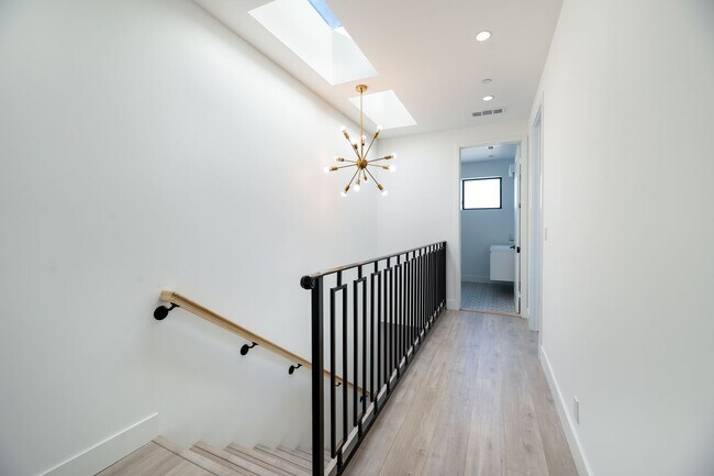 Building Photo - Longwood