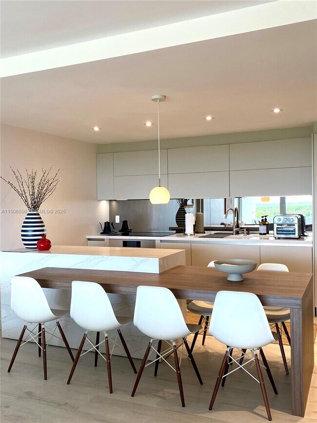 Building Photo - 199 Ocean Ln Dr