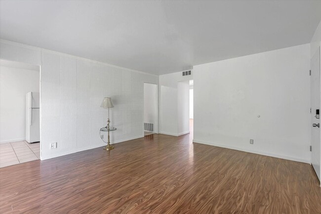 Building Photo - 972 Ponderosa Ave