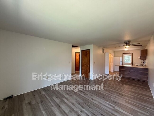Building Photo - 4525 Elliot Ave