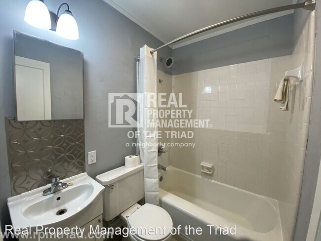 Primary Photo - 2 br, 1 bath House - 1306 Woodside Dr