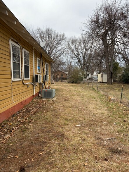 Building Photo - 12 4th Ave S