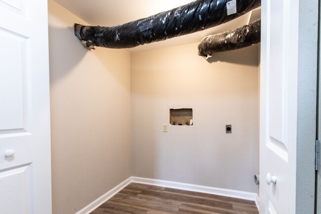 Building Photo - ONE YEAR LEASE WITH POSSIBLE LEASE PURCHAS...