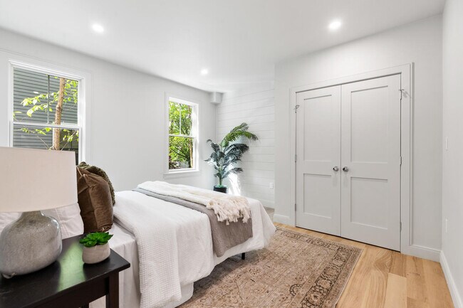 Building Photo - 8 Holly Ave