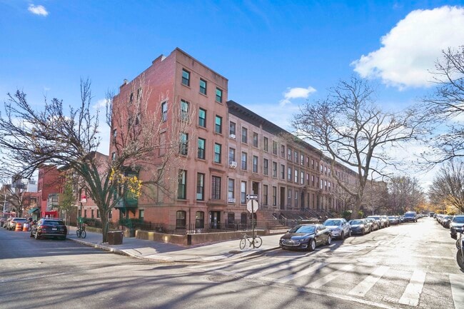 Building Photo - 1 Cambridge Pl