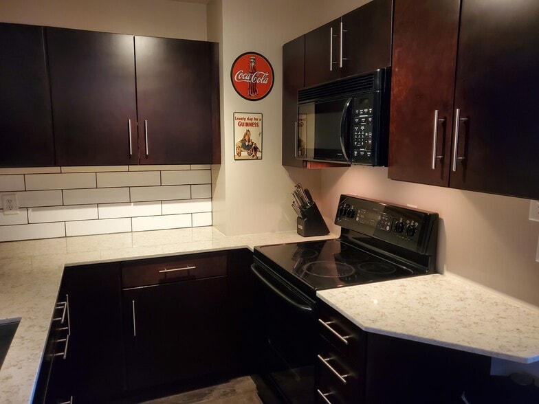 Building Photo - 121 Washington Ave S