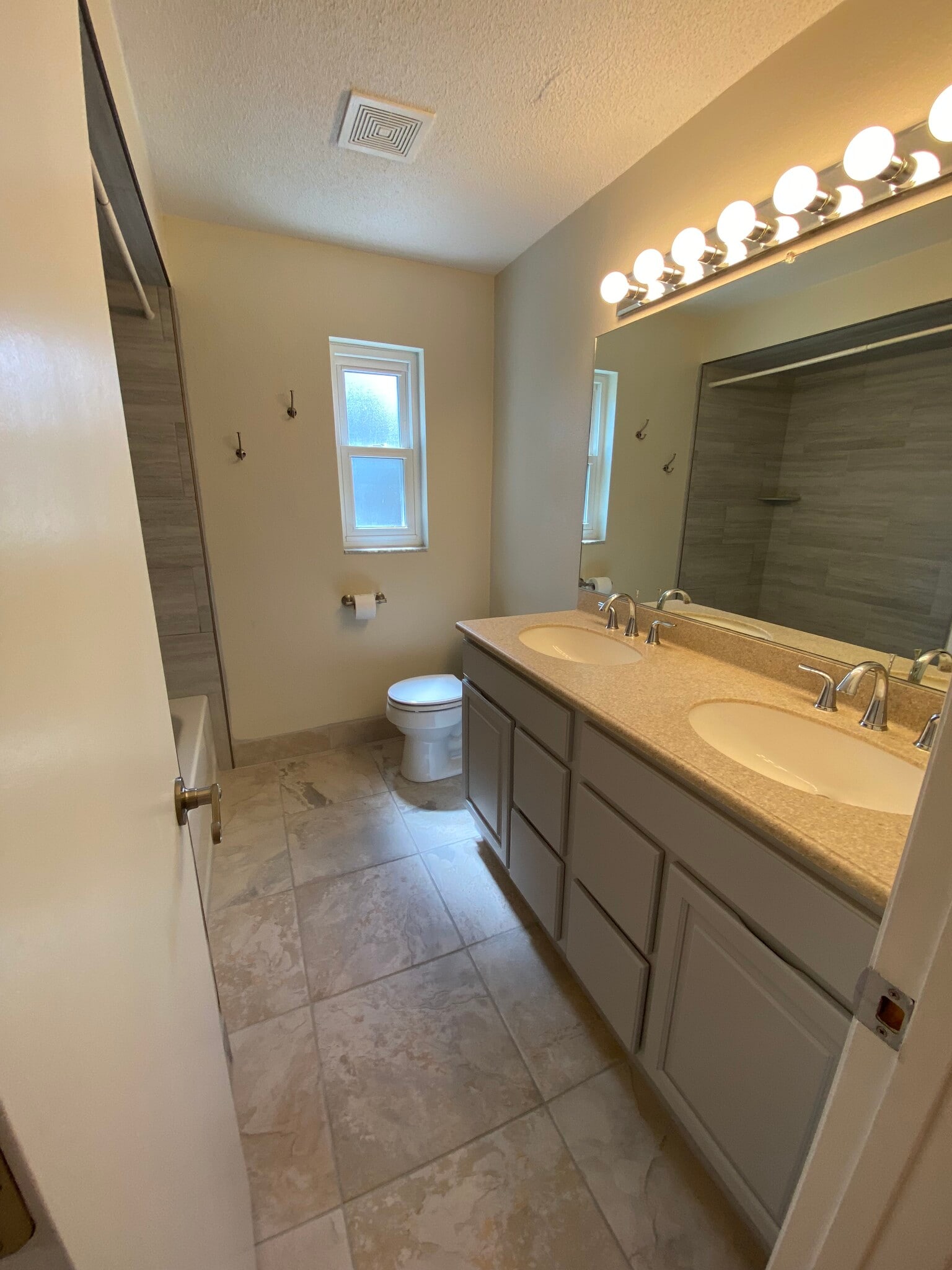 Building Photo - 533 Legume Drive