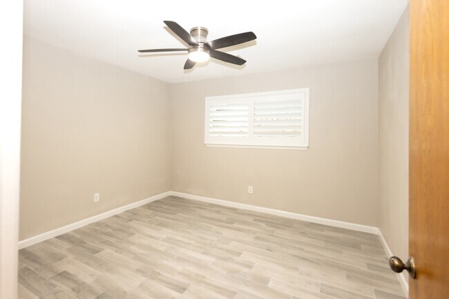 Building Photo - 8335 Langdon Ln