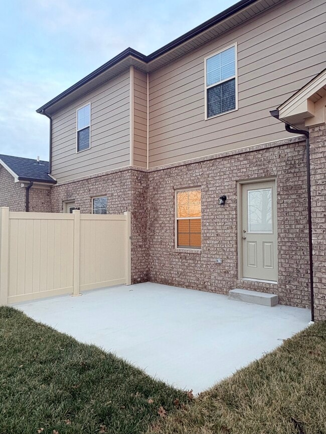 Building Photo - 871 Rodeo Ln